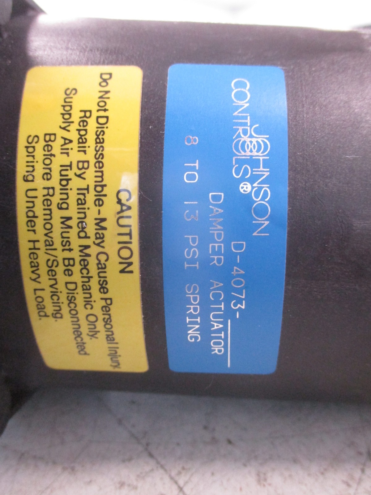 Johnson Controls Damper Actuator D-4073 Spring: 8-13 PSI Used