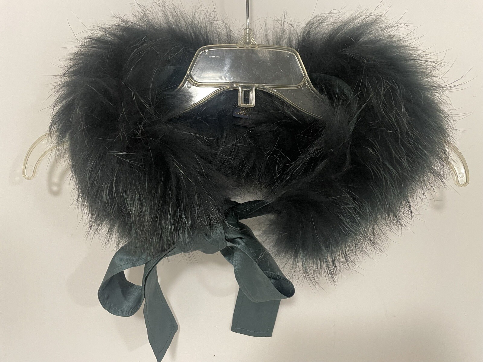 Brooks Brothers Green Genuine Finnish Raccoon Fur Scarf With Silk Ribbon Tie