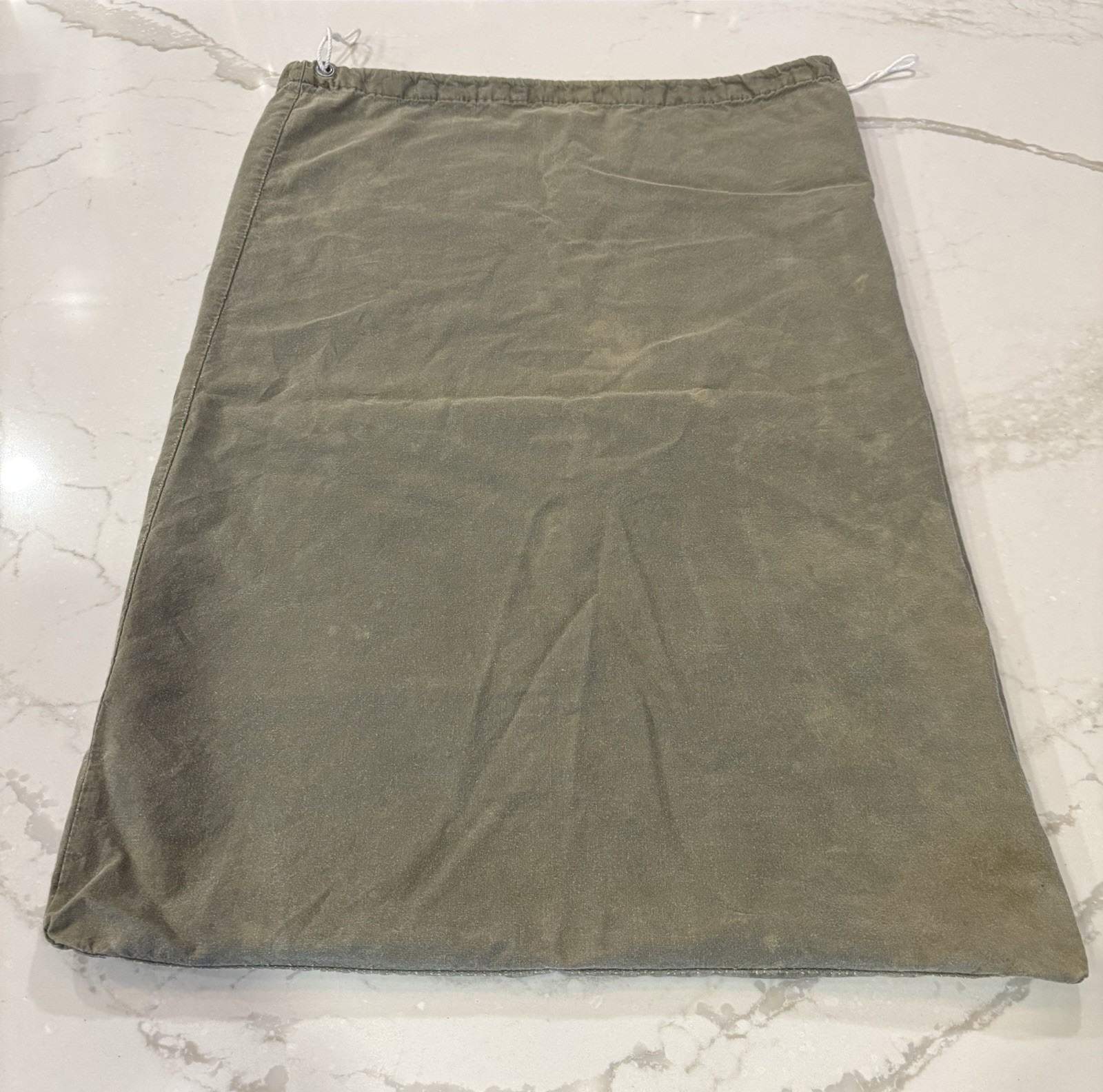 Feb 1986 US Military Barracks Cotton Laundry Bag Olive Green w/draw strings