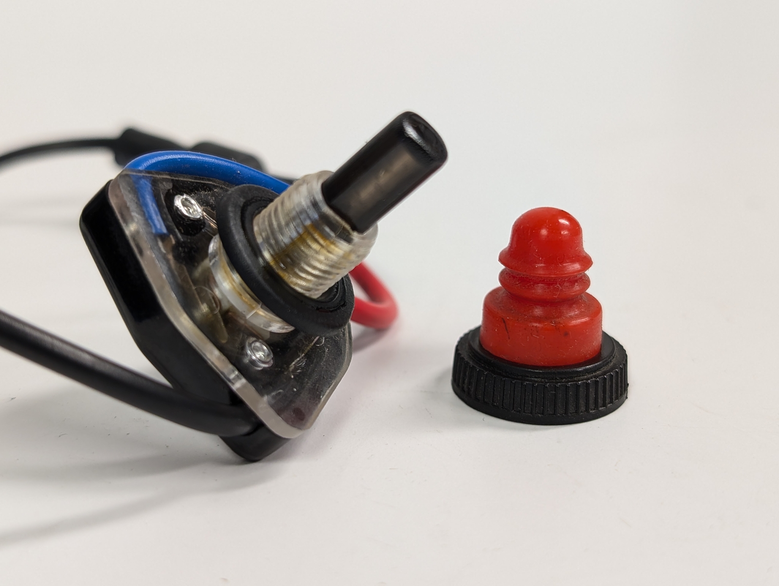 PRE-WIRED PUSH-BUTTON SWITCH W/RUBBER BOOT (OFF-OFF-ON)