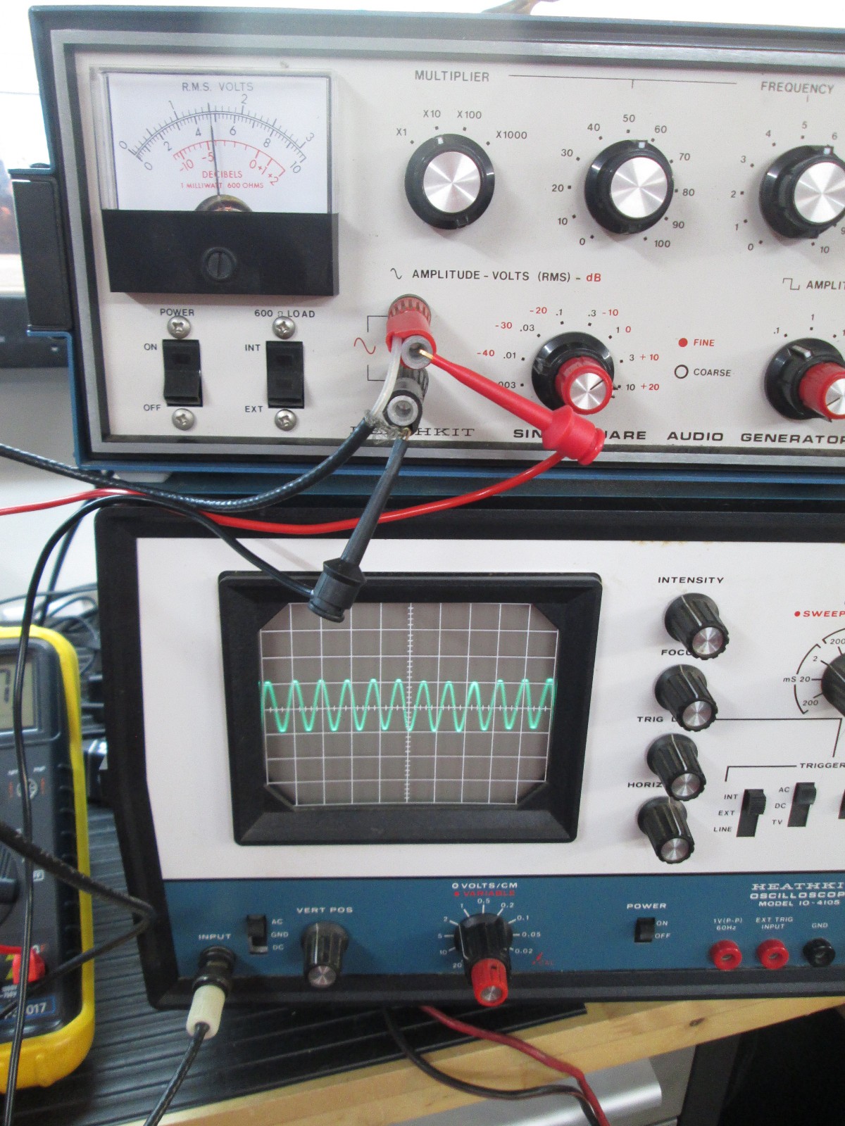 Heathkit IG-5218 Sine-Square Audio Generator. Tested Working