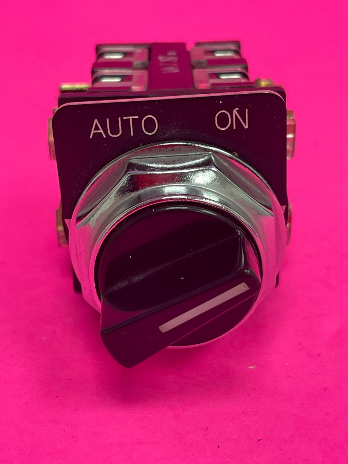 Ge CR104P 2-Position Selector Switch Knob Black, 2NO/2NC