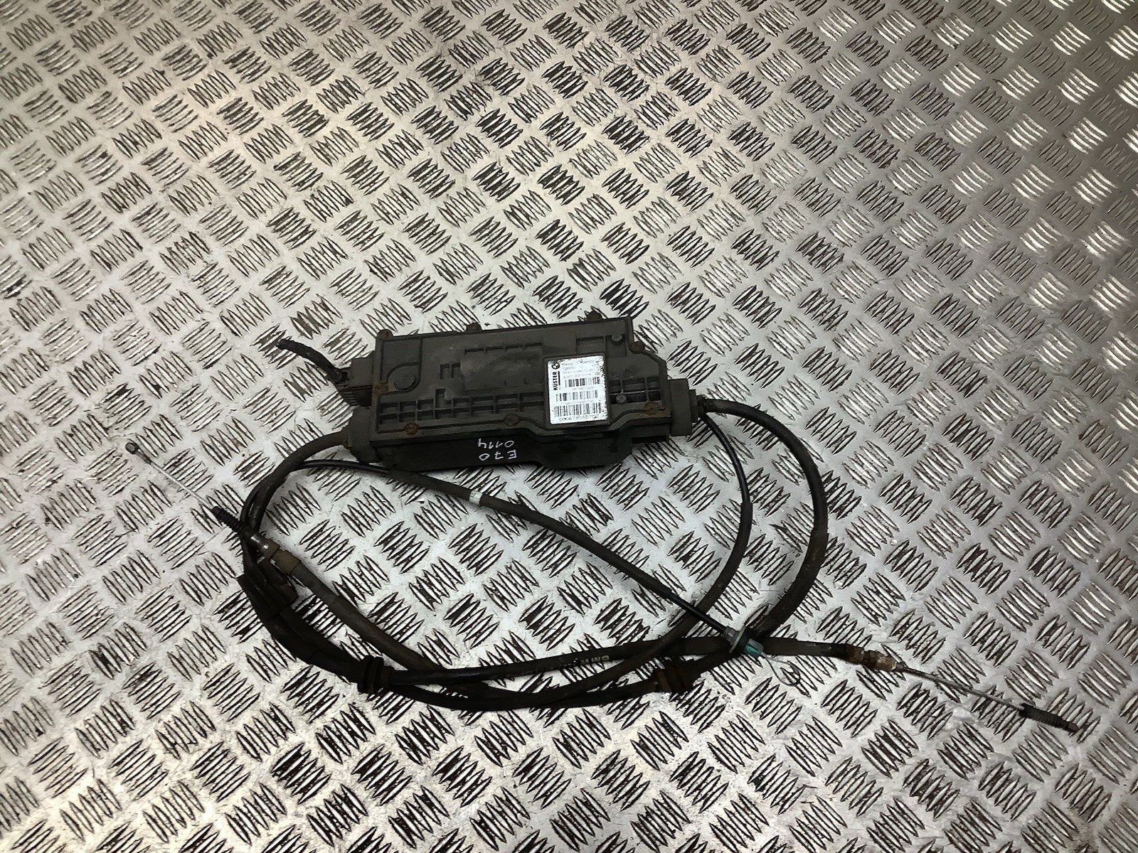 BMW X5 E70 PARKING BRAKE ACTUATOR MOTOR 6796072