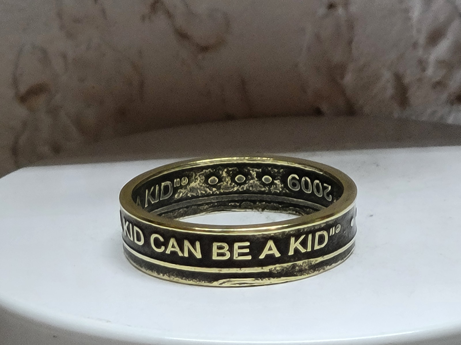 CHUCK e CHEESE - 2009 - Size 12 Token Coin Ring