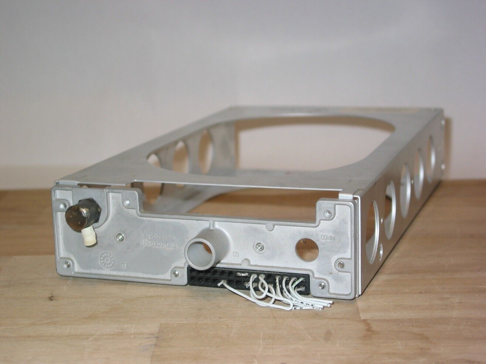 TRAY FOR BENDIX KING KLN 35A GPS MOUNTING RACK KLN-35-A BACKPLATE & CONNECTOR
