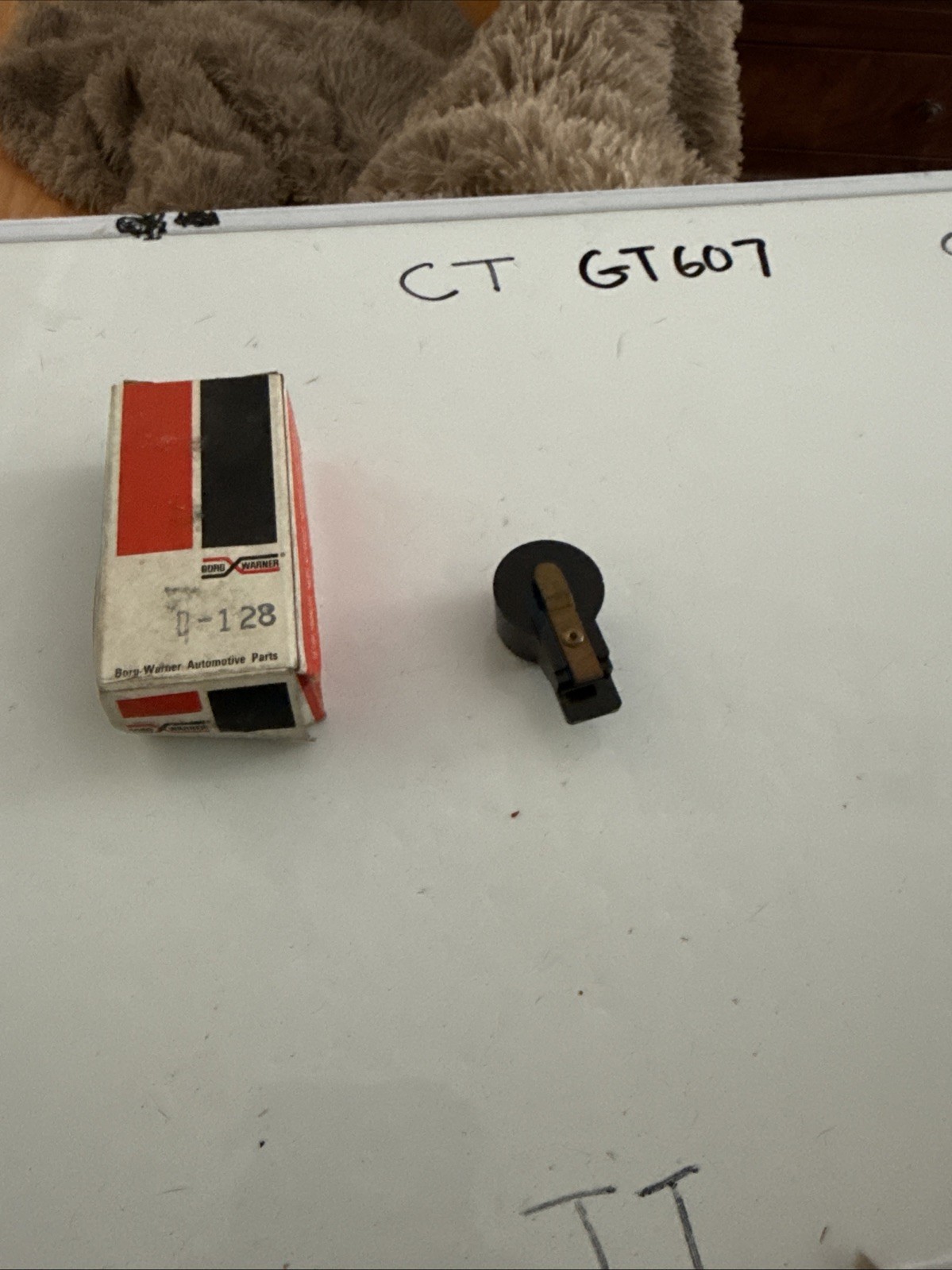 (1)  Borg Warner D128 Distributor Rotor Nos OEM Sold Individually