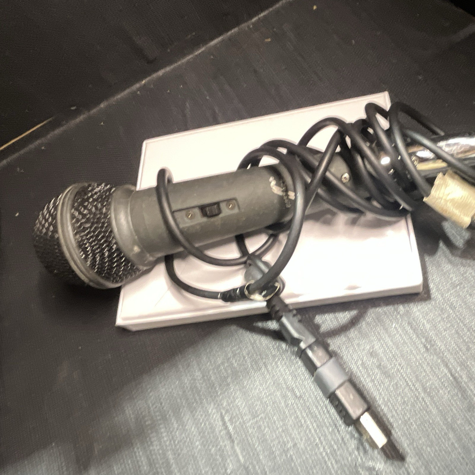 First Act AL996 Karaoke Handheld Mic w/ Echo On/Off Switch 3.5mm Black/Silver