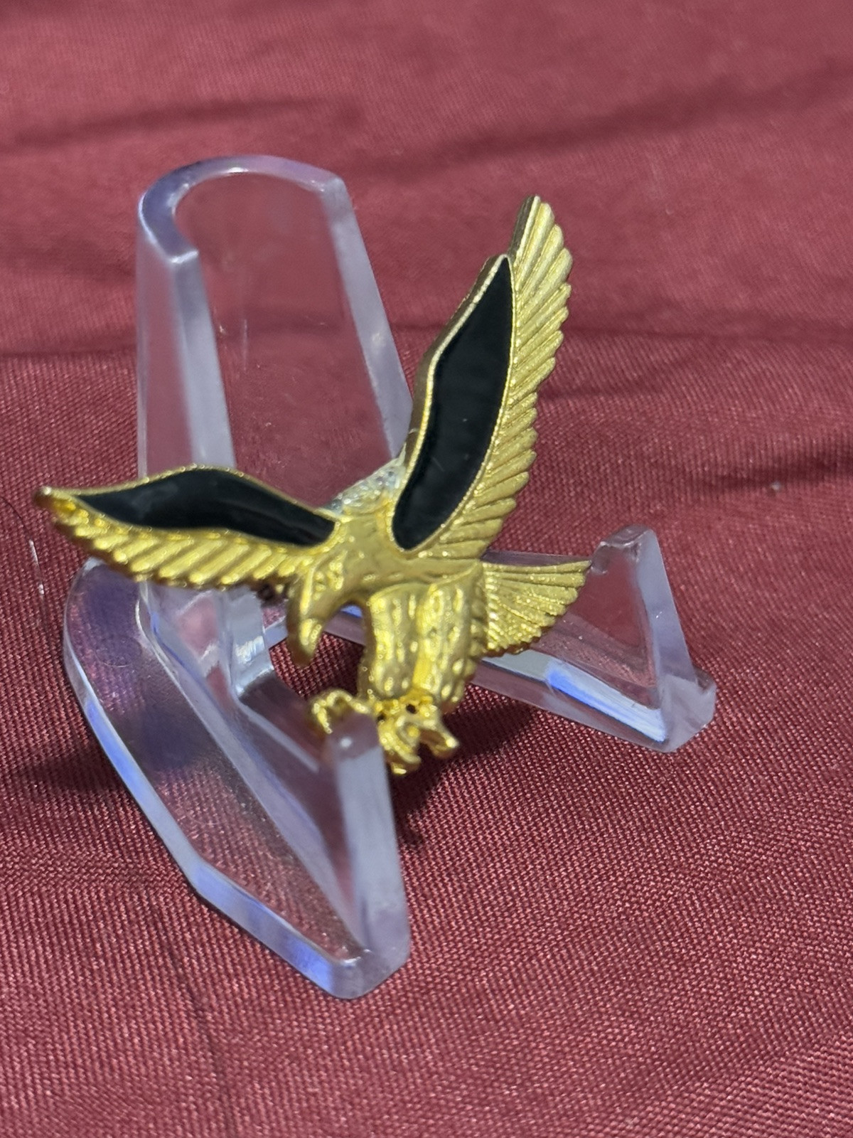 Iraqi Army eagle beret pin badge