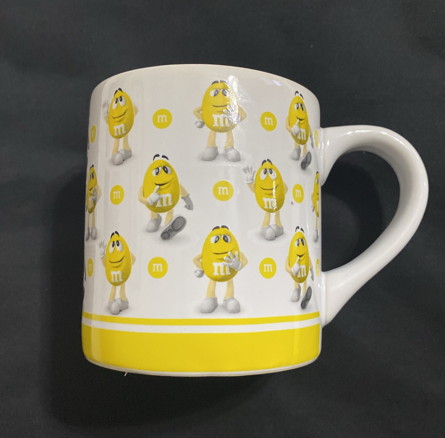 2018 Mars Limited Edition Frankford Candy Yellow M&M Coffee Mug Cup 16 oz