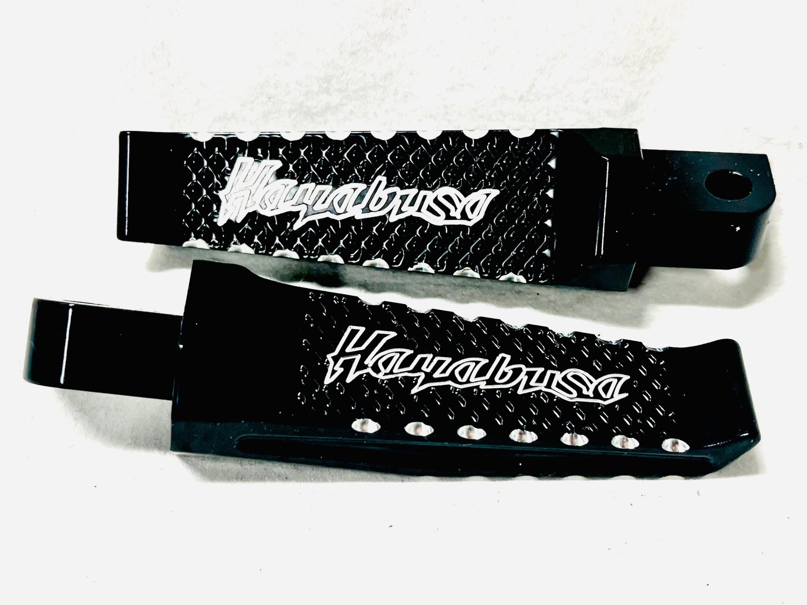 HAYABUSA ENGRAVED DIAMOND CUT BLACK REAR FOOT PEGS 2008-2020 SUZUKI HAYABUSA
