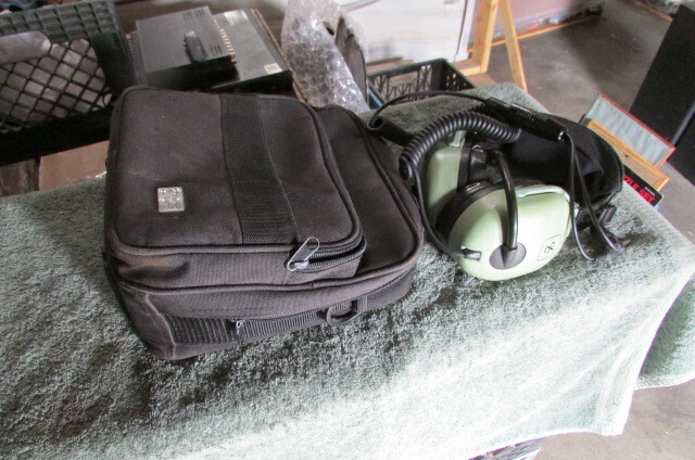 David Clark Model H20-16 Pilot  Headset bk-f