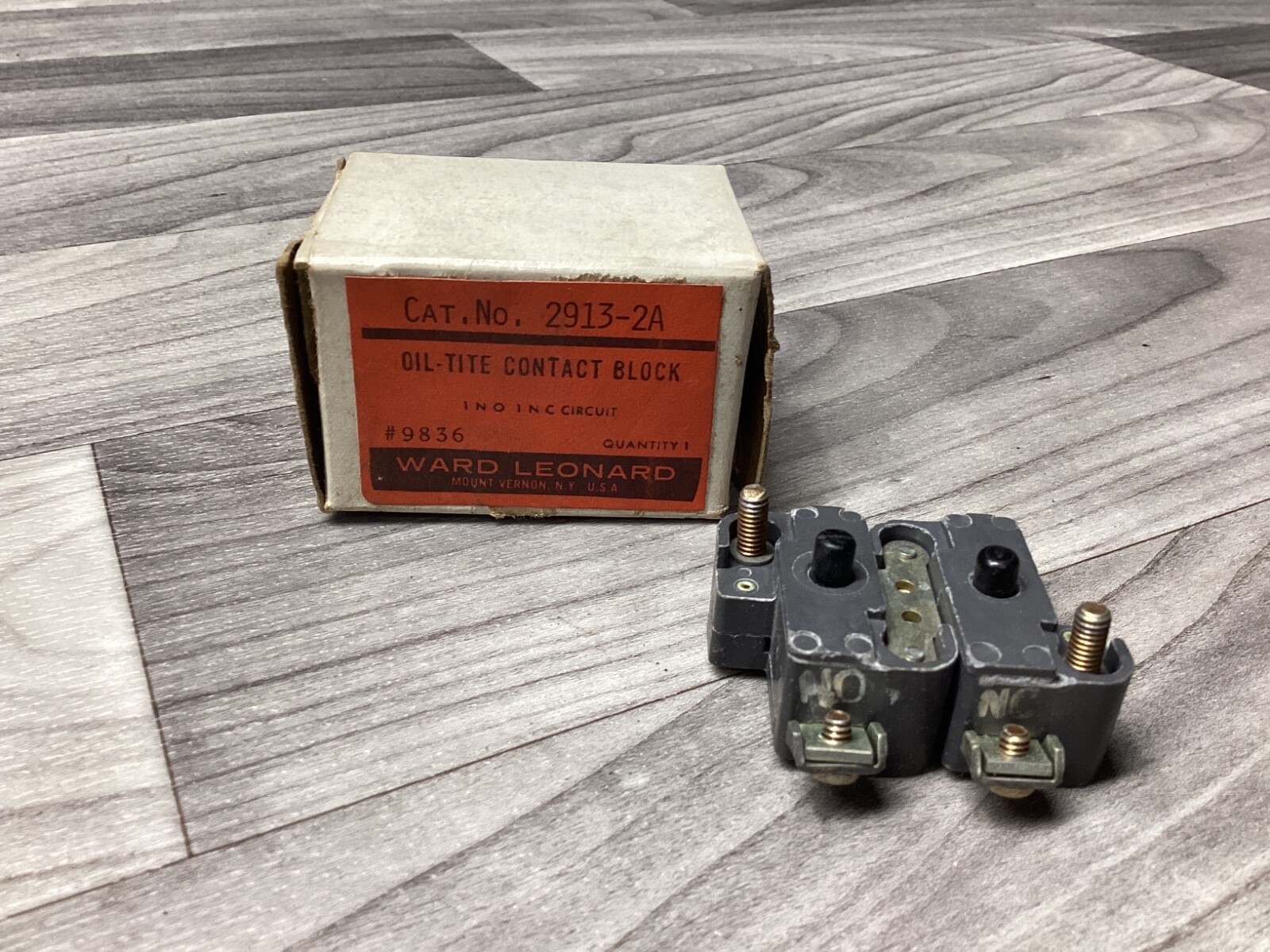 WARD LEONARD 2913-2A OIL-TITE CONTACT BLOCK #112G159*CO