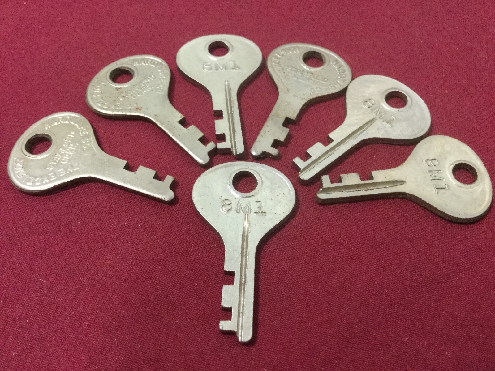 Vintage Excelsior Brand Pre-Cut Luggage Keys, 8M1, Set of 7 - Locksmith