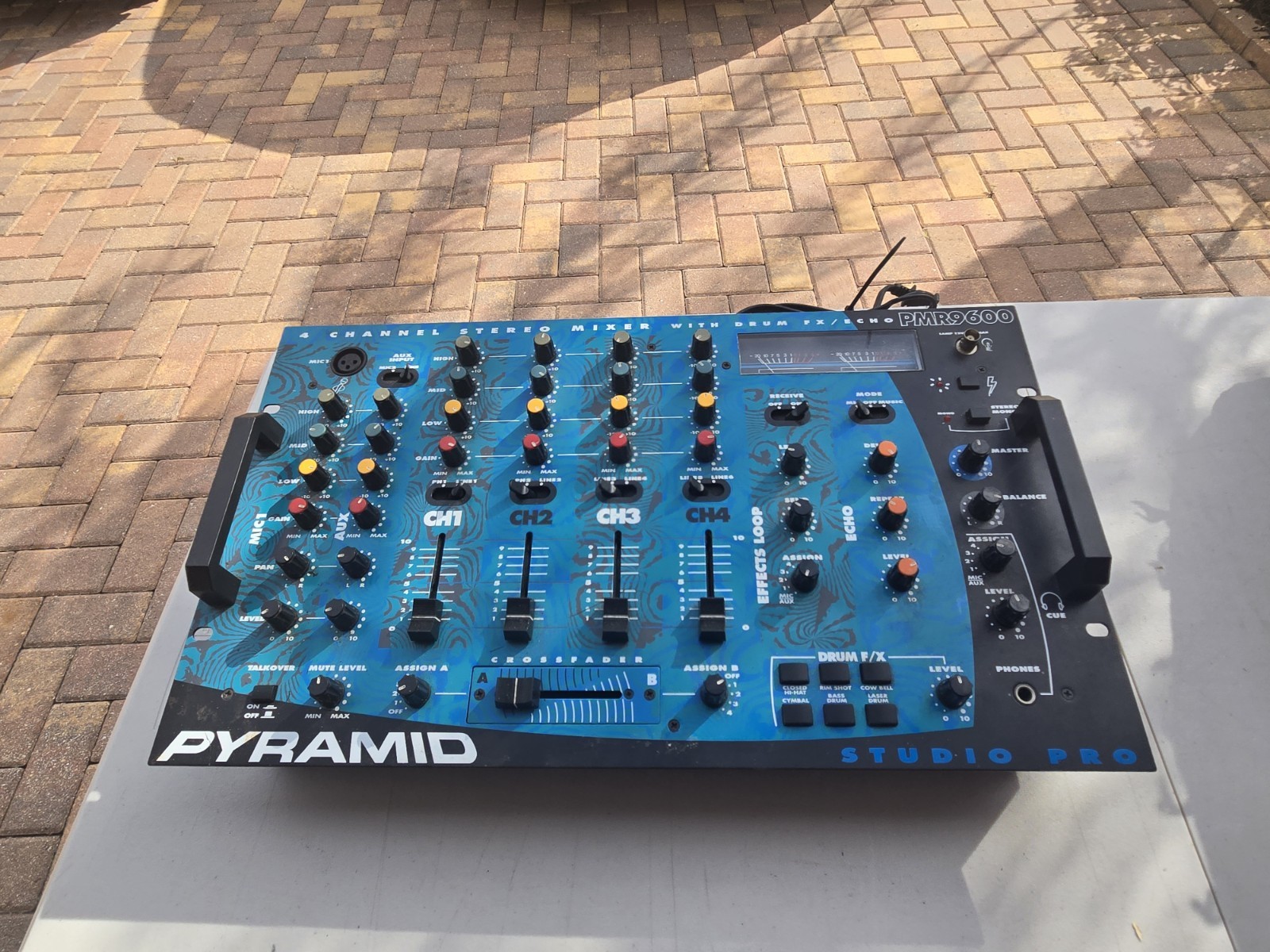 PYRAMID PMR9600 STUDIO PRO 4 CHANNEL STEREO MIXER WITH DRUM FX/ECHO TESTED