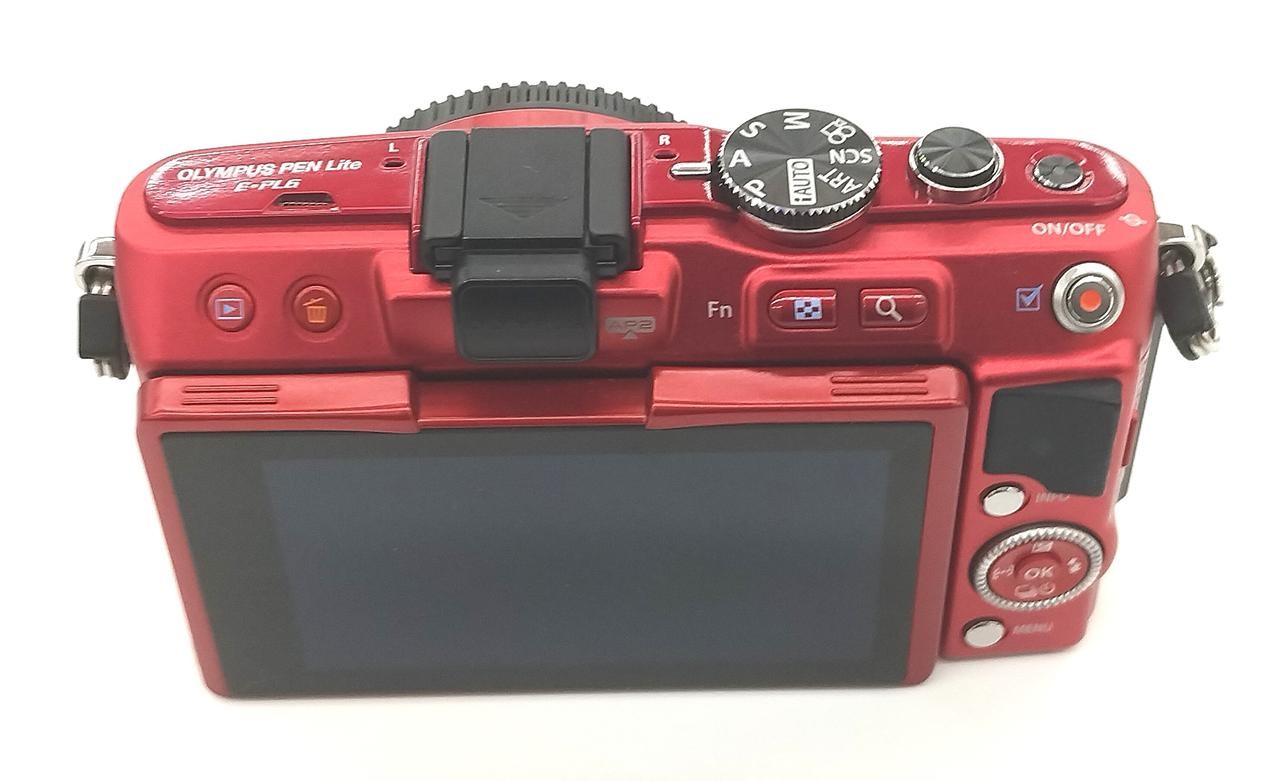 OLYMPUS E-PL6 Digital Mirrorless Camera