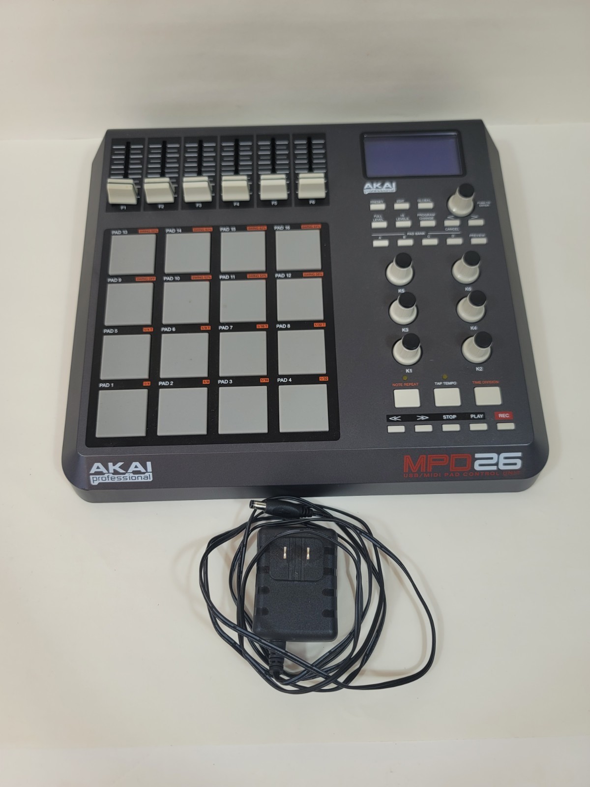 Akai Professional MPD26 USB MIDI Pad Control Unit 16 MPC Pads 6 Faders Knobs