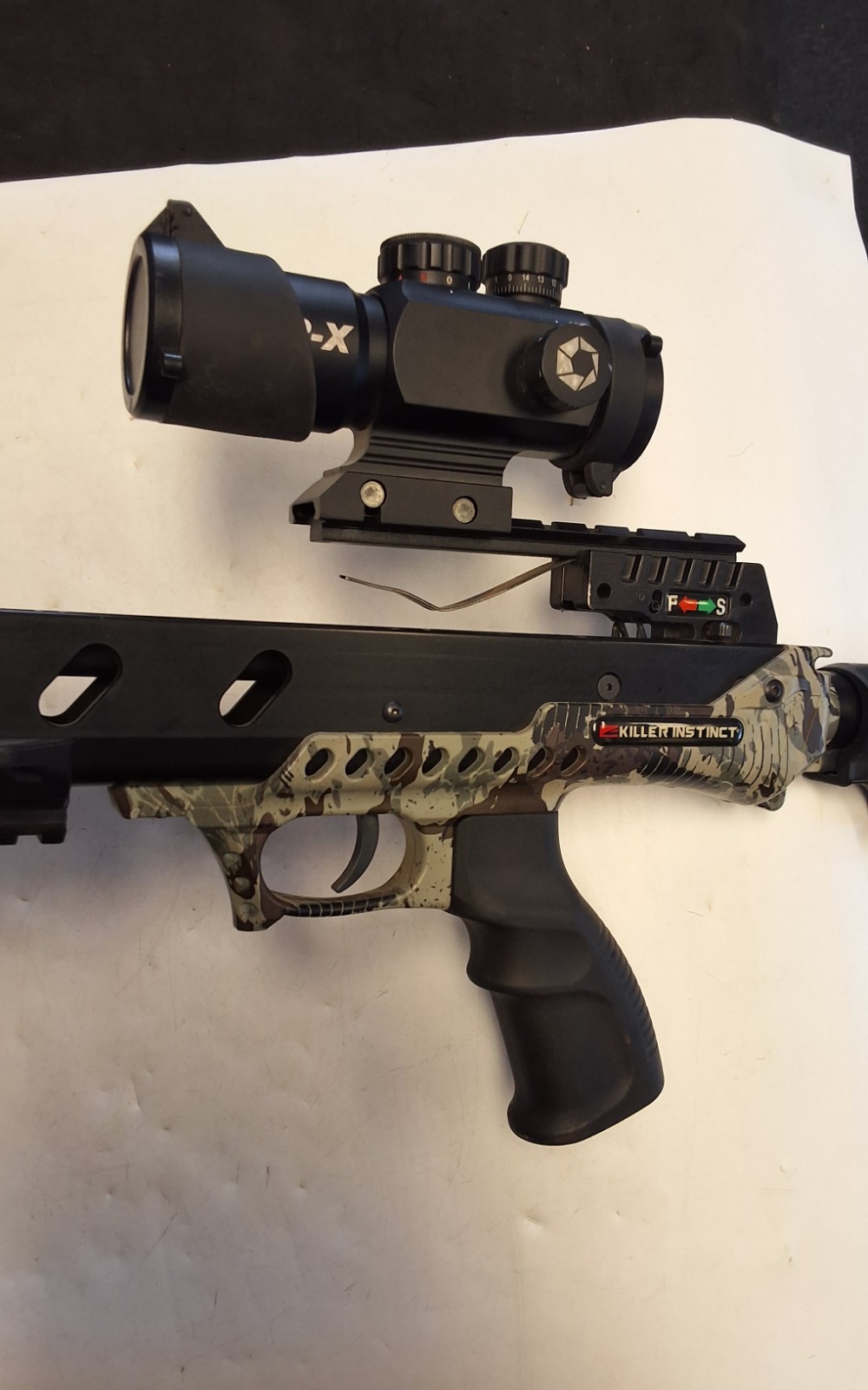Killer Instinct Ripper 425 Crossbow With Scope, Pull String, And Six Bolts