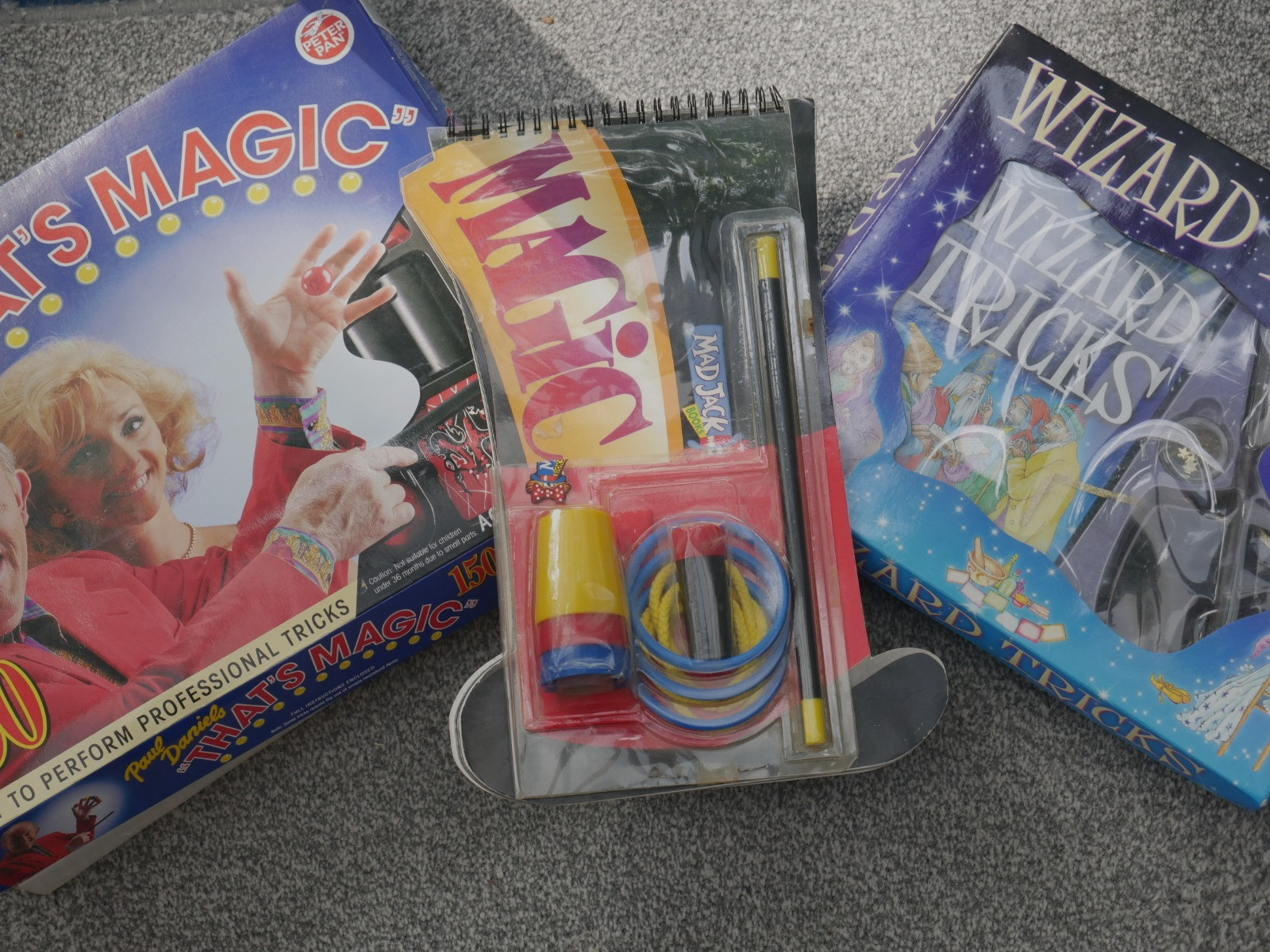 3 Magic Sets inc. Paul Daniels That's Magic 150 Magic Tricks Set Vintage 1994