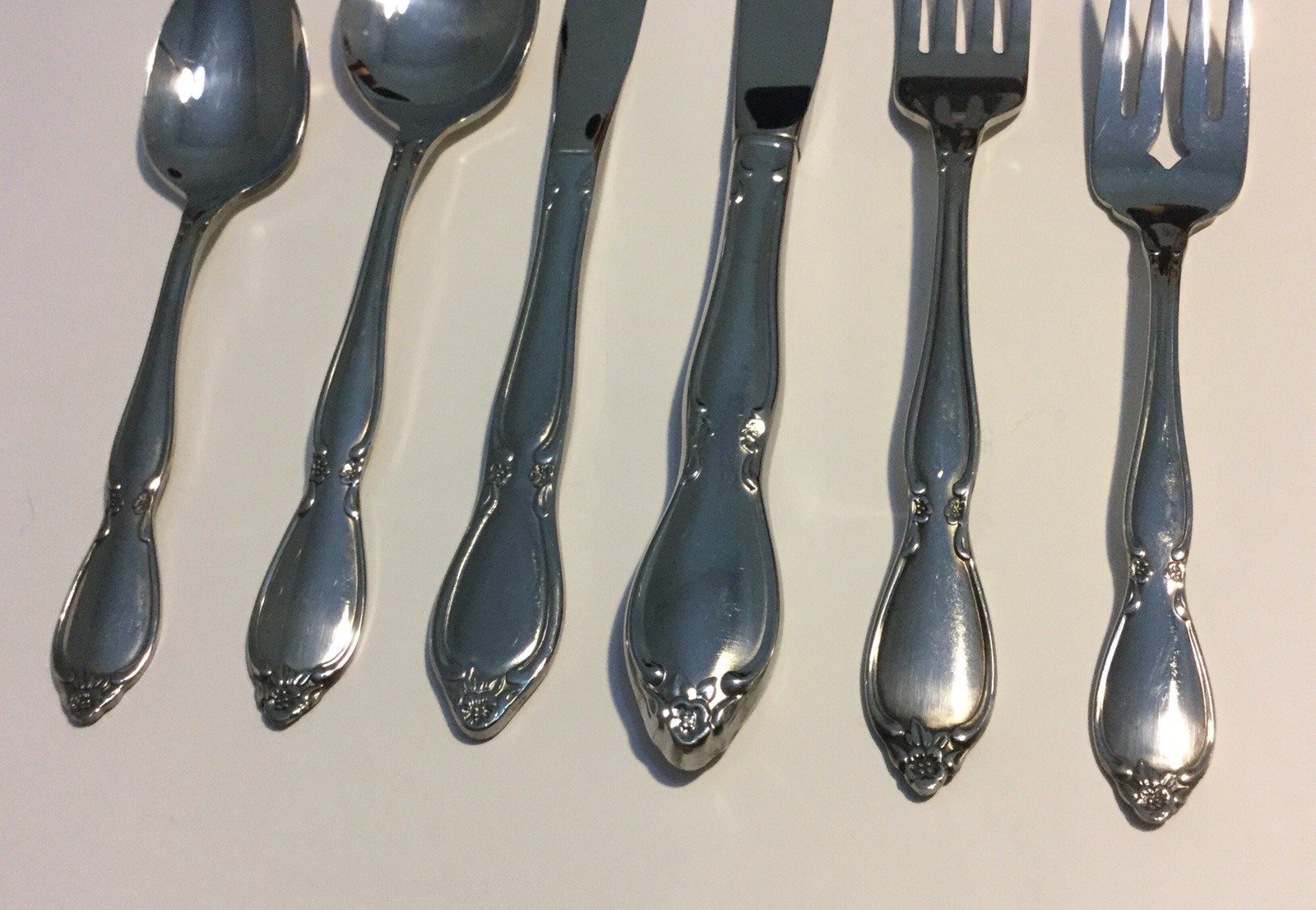 ONEIDA - CHATELAINE - COMMUNITY - YOU CHOOSE CHOICE - STAINLESS FLATWARE * EUC