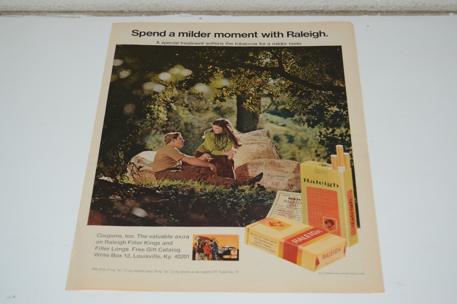 Nice Vintage Raleigh Cigarettes Tobacco Magazine Ad Rare