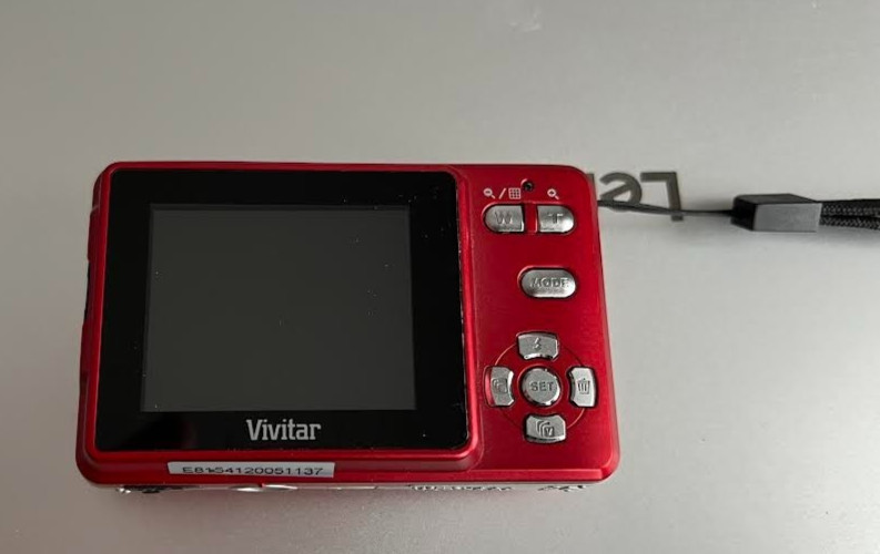 **FAULTY** Vivitar Vivicam X035 10.1MP Compact Digital Camera RED