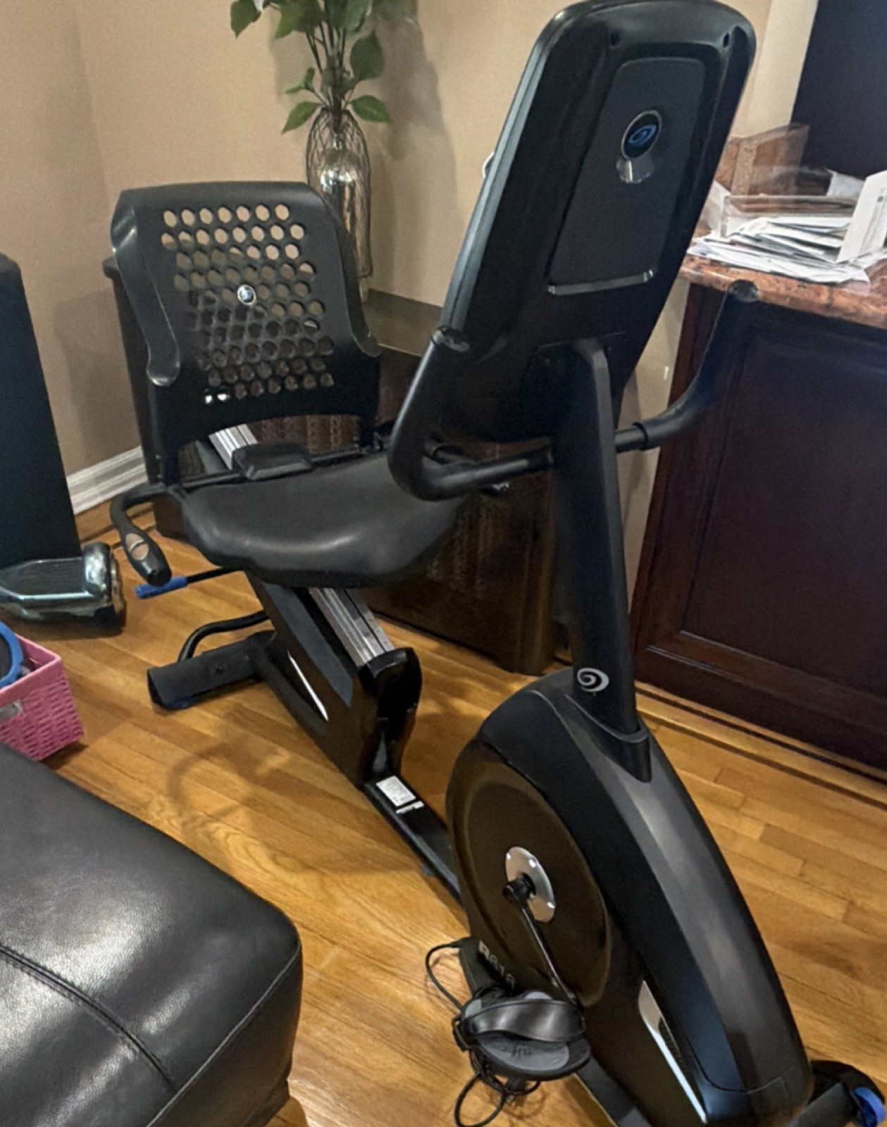 Nautilus R616 Recumbent Exercise Bike Bluetooth Monitor 29 Programs Black