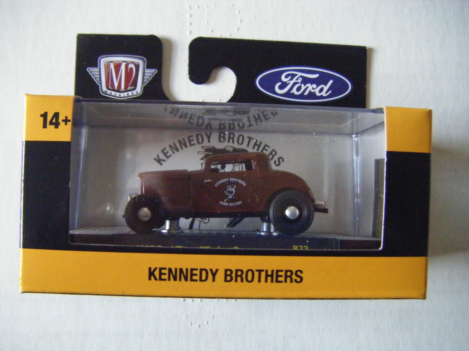 M2 MACHINES AUTO-NEWS REL73 1932 FORD THREE WINDOW COUPE