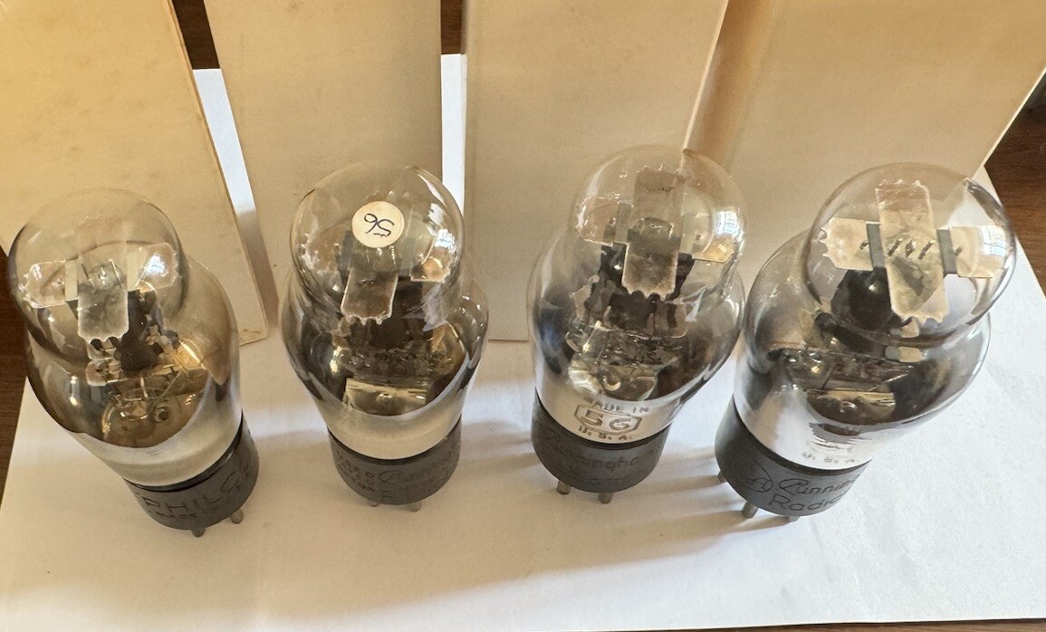 NOS MATCHED QUAD 56 ST GLOBES Engraved Bases Windmill Micas