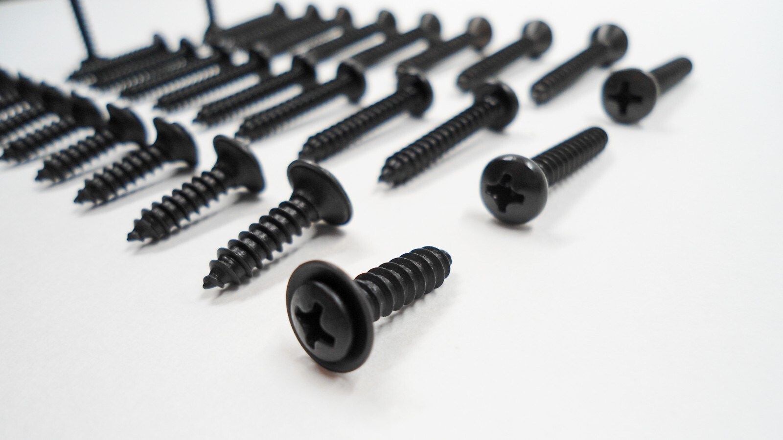 SET OF 30 BLACK INTERIOR SCREWS! FOR FORD CAR/TRUCK F-150 MUSTANG BRONCO ETC
