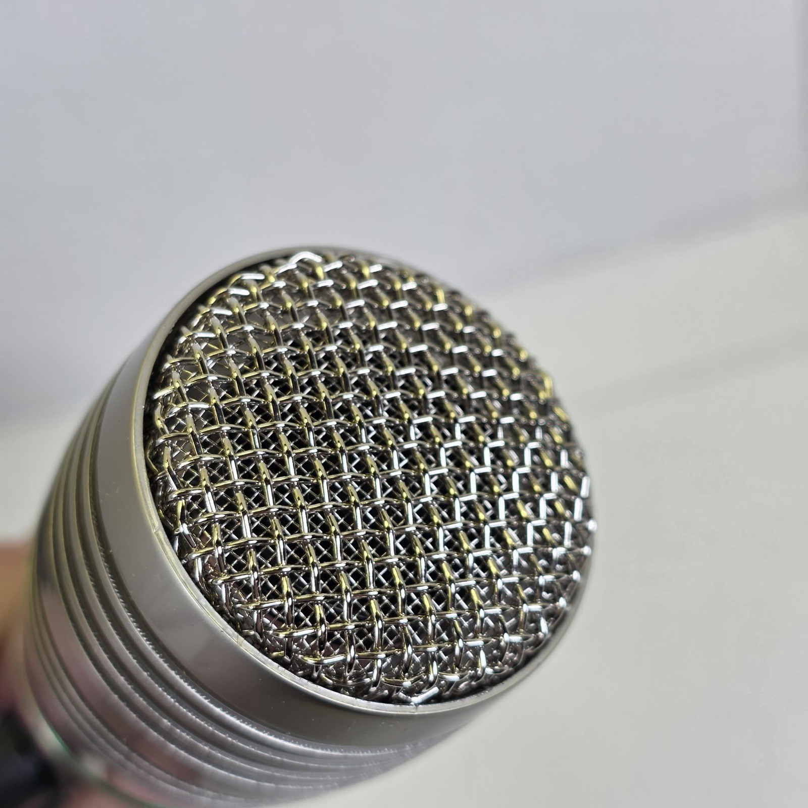 QFX Super Professional Microphone Model M-308 In Case With Cable