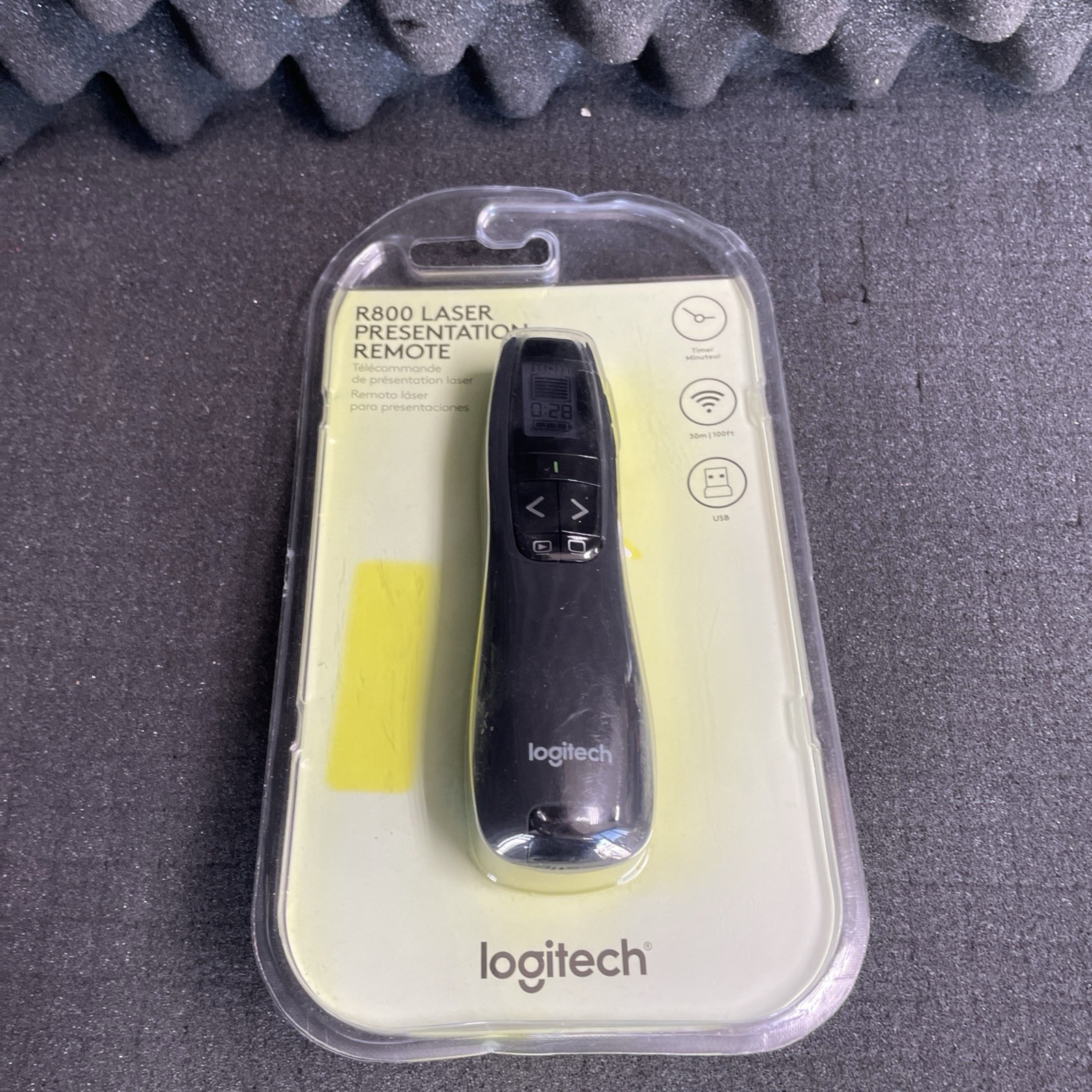 Logitech R800 Laser Presentation Remote Control - Black