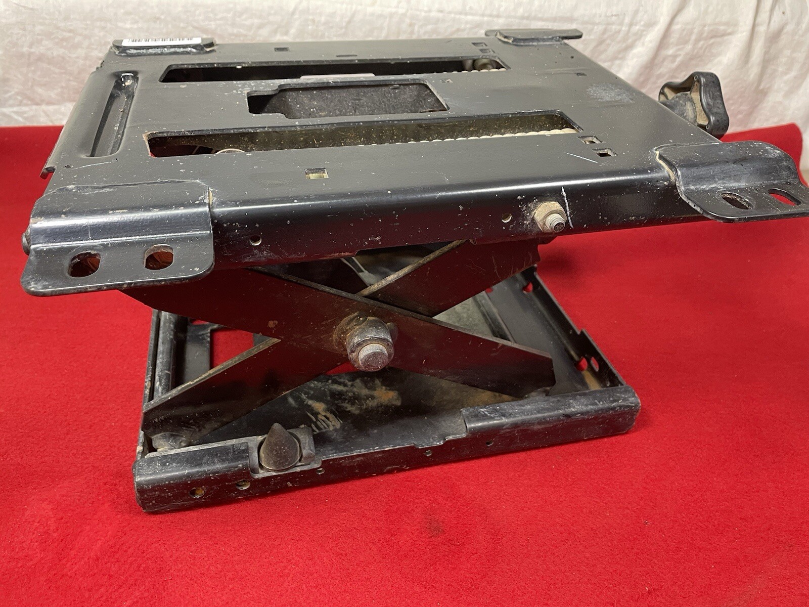 JOHN DEERE TRACTOR SEAT SUSPENSION SUPPORT ASSEMBLY LVA18773