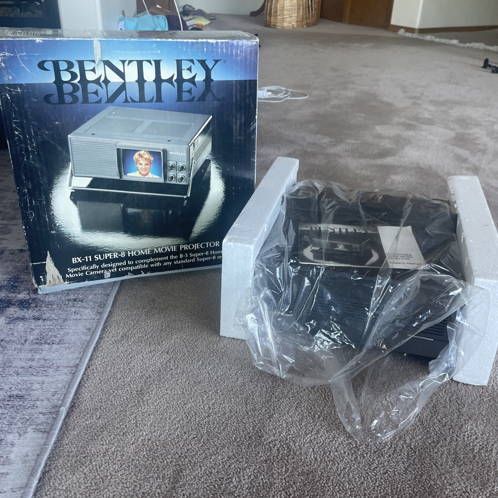 Bentley BX-11 Super 8 Home Movie Projector with Box and Manual Vintage NOB