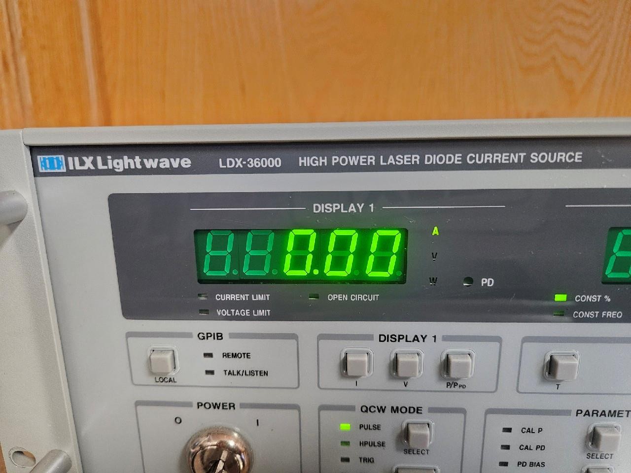 ILX LIGHTWAVE LDX-36000 HIGH POWER LASER DIODE CURRENT SOURCE LDX-36018-35 + KEY