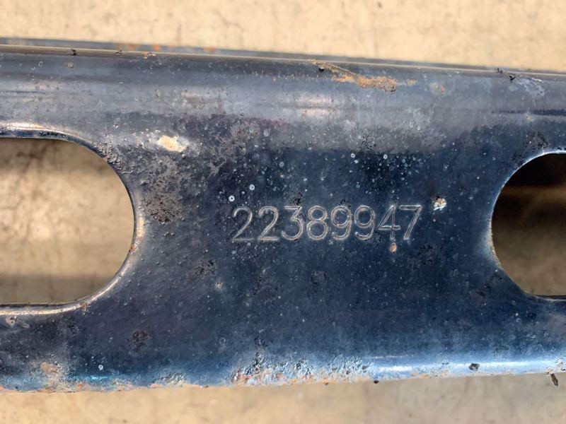 Volvo Suspension Bracket 22389947 (641-12461)