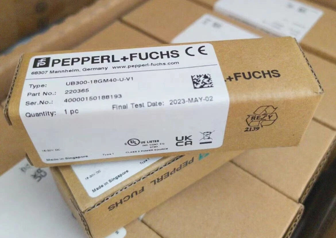 1PCS Pepperl+Fuchs UB300-18GM40-U-V1 sensor