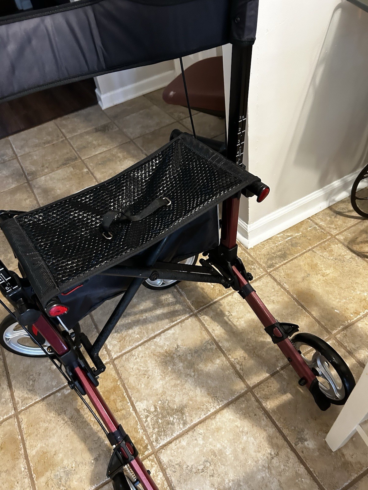 elenker upright walker With Storage
