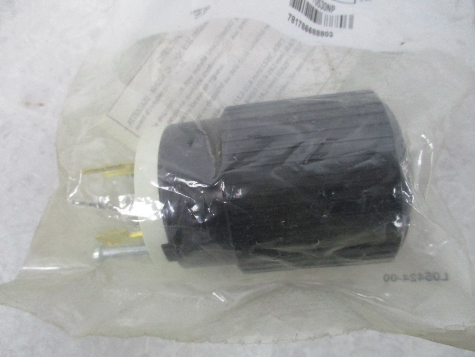 BRYANT 70530-NP, 30A, 125V, LOCKING PLUG, XA0030