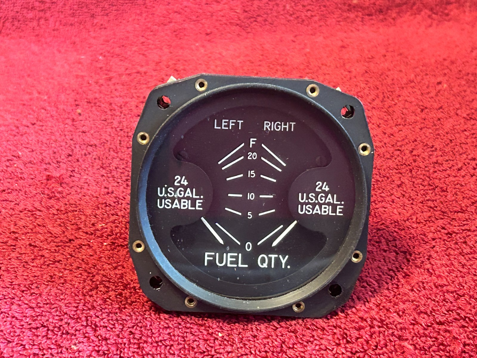 ROCHESTER MODEL 6246-00688 LEFT RIGHT FUEL QUANTITY INDICATOR P/N PS50161-6