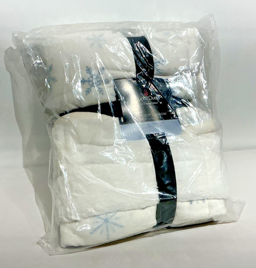 CUDDL DUDS COZY SOFT REVERSABLE FAUX FUR THROW  50" X 60" SNOWFLAKES (NIB)