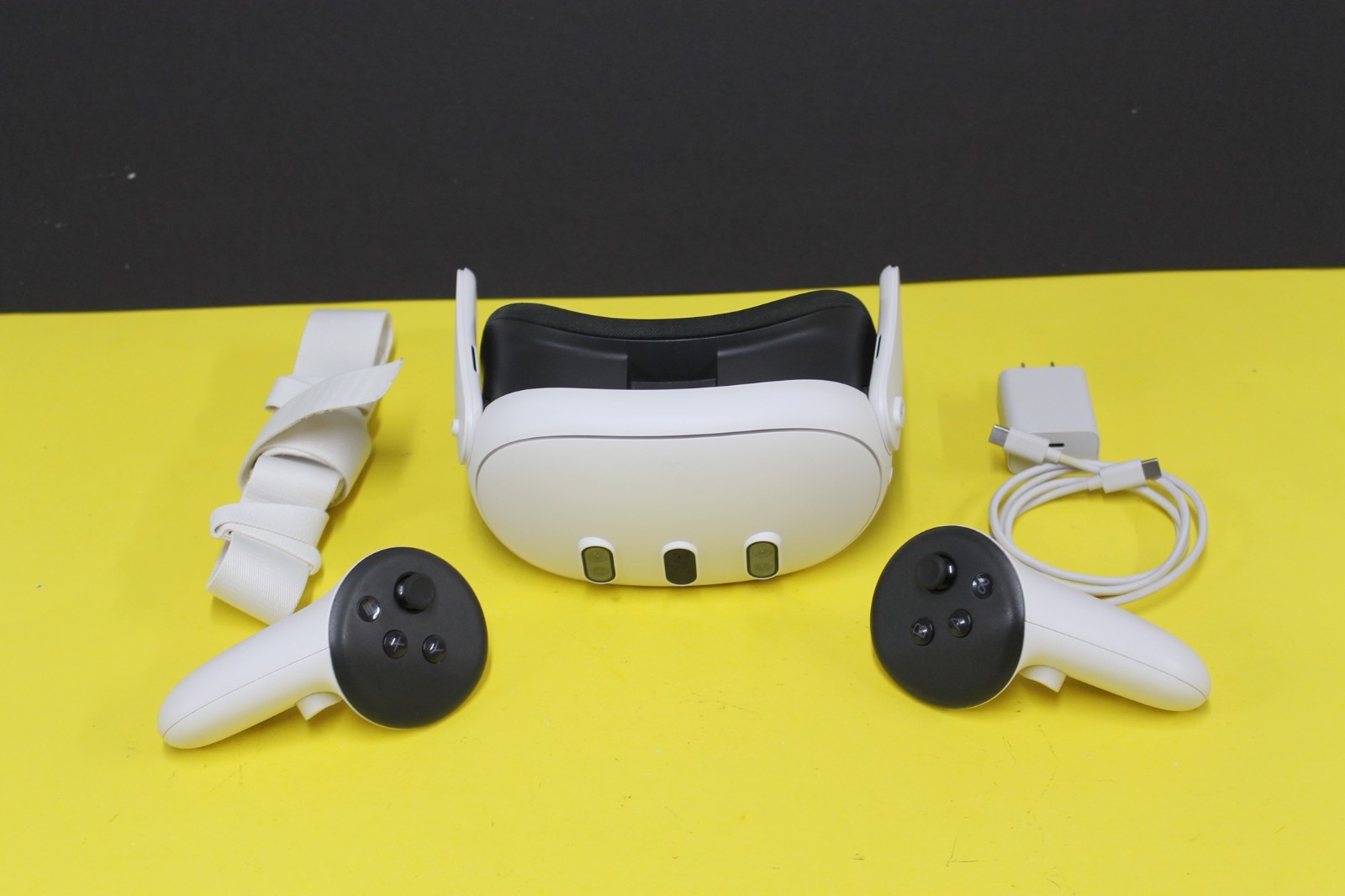 ♾️ Meta Quest 3 Meta Quest 3 512GB Standalone All-in-One VR Headset, GREAT!