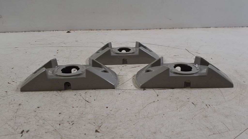 Grote 43690 (3-Pack) Twist-In Surface Mount Bracket