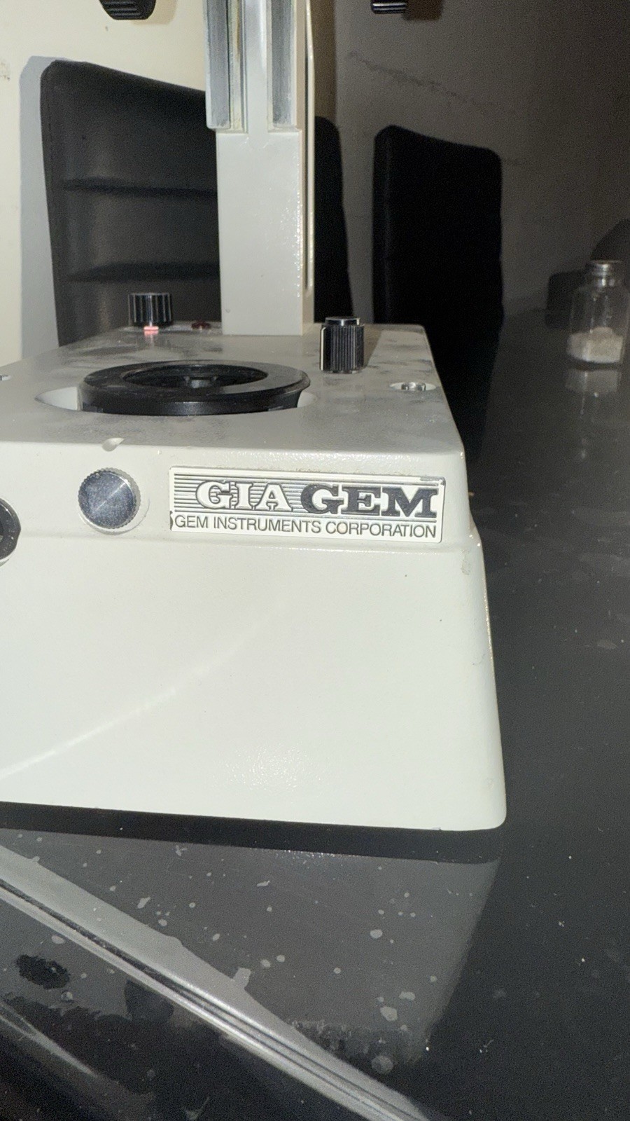 I have this microscope in good condition (Used) it works perfectly