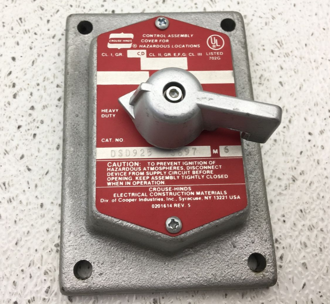 DSD925 S697 CROUSE HINDS 3 POS 2 CIRCUIT SELECTOR SWITCH EXPLOSIONPROOF COVER