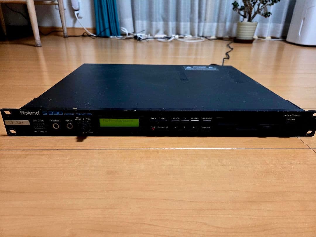 Roland S-330 Digital Sampler Tested Working Made in Japan w/ Manual & 3 Disks