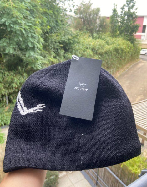 Arc’teryx Bird Head Toque Black Wool Beanie Unisex Winter Ski Hat NWT
