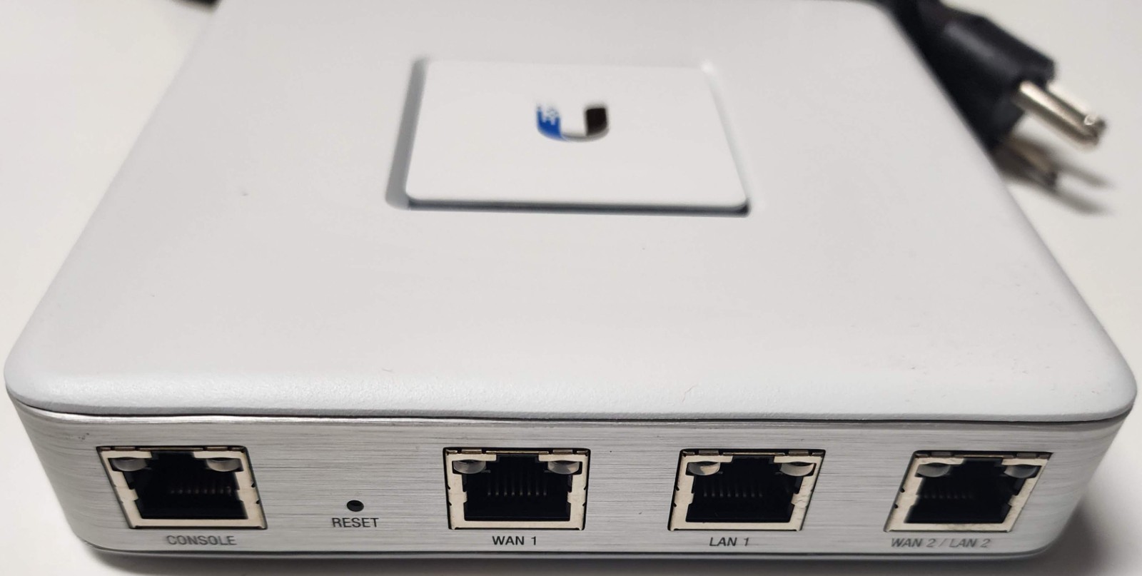 New Ubiquiti Networks UniFi Security Gateway - White (USG) - With Power Adapter