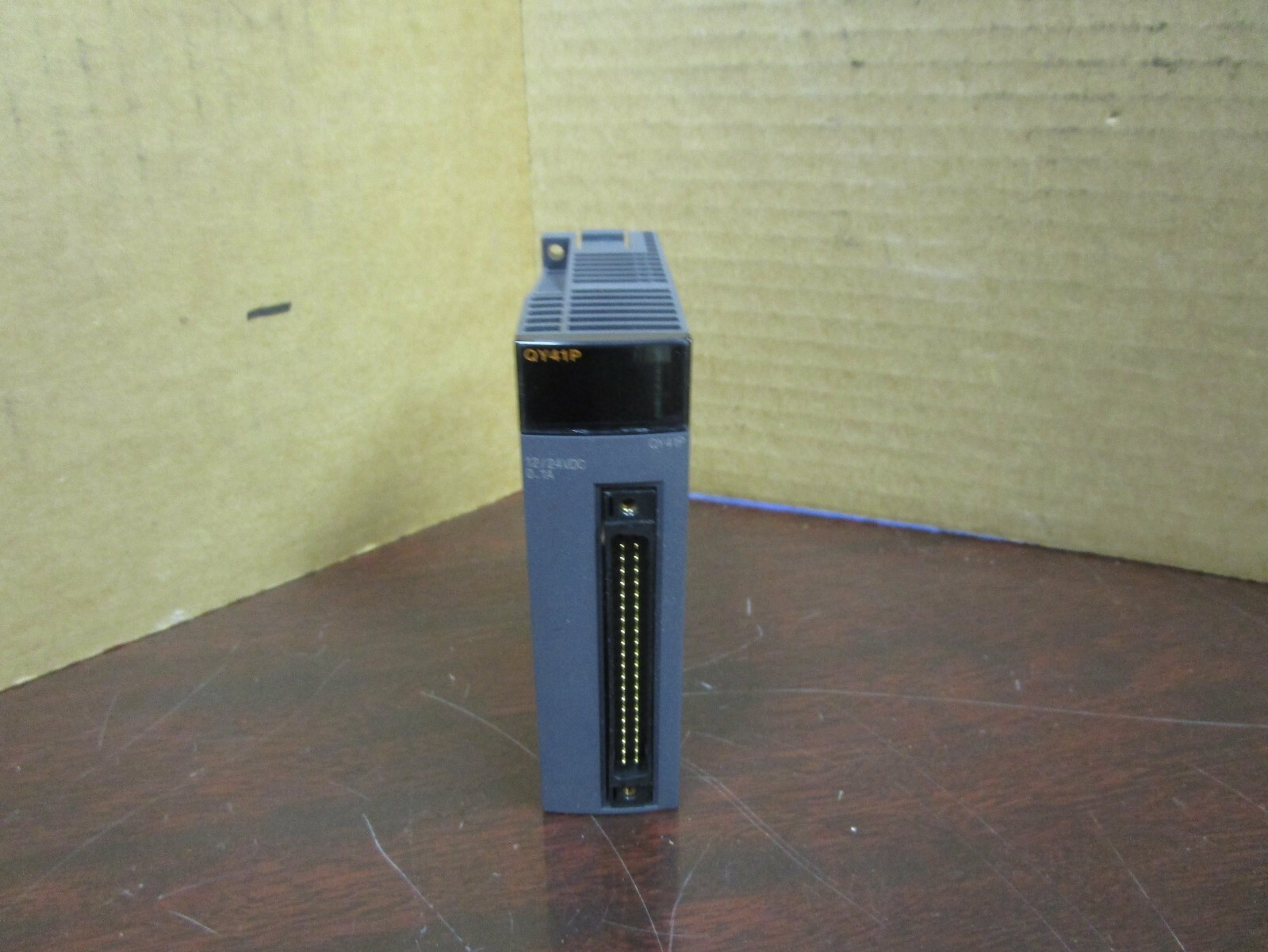 MITSUBISHI OUTPUT UNIT MODULE QY41P 12/24Vdc 0.1A AMP