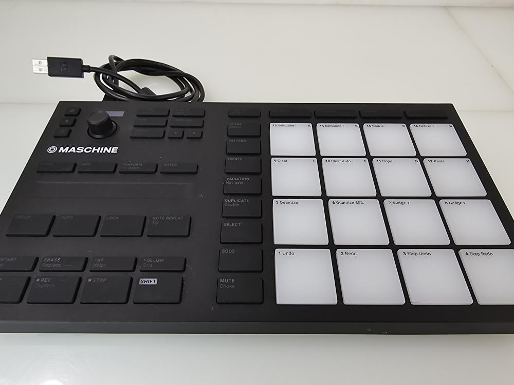 Native Instruments MASCHINE MIKRO MK3 Drum Controller (AM1097207)