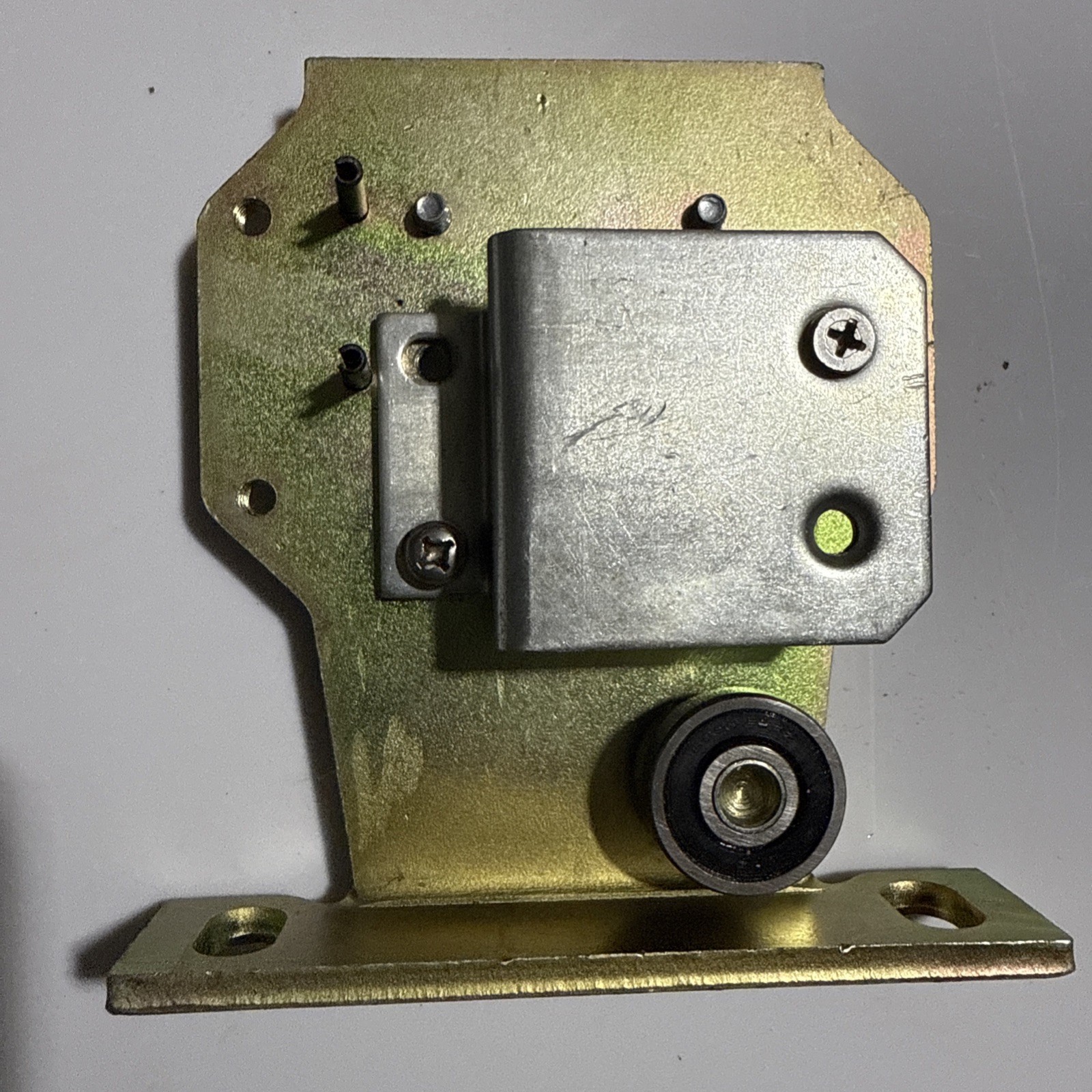 Elevator Right Hand Door Hanger Assembly, Type A (GDO-11)
